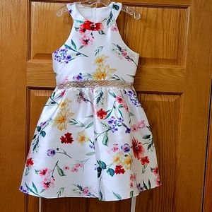 Size 8 Rare Editions Sleeveless Formal Dress